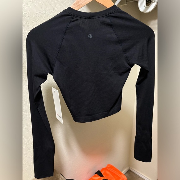 2 New With Tags Swiftly Tech Cropped Long-Sleeve
Shirts 2.0 - Picture 3 of 16